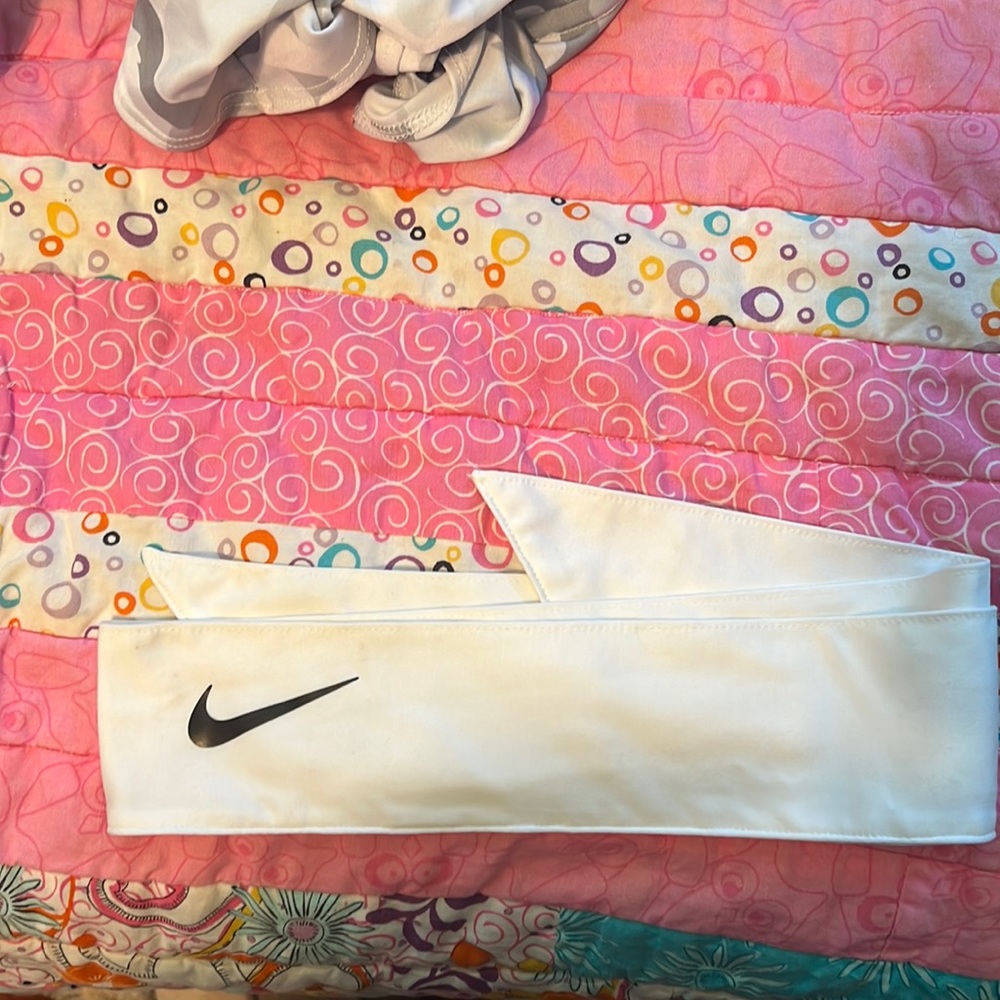 Nike tie headband